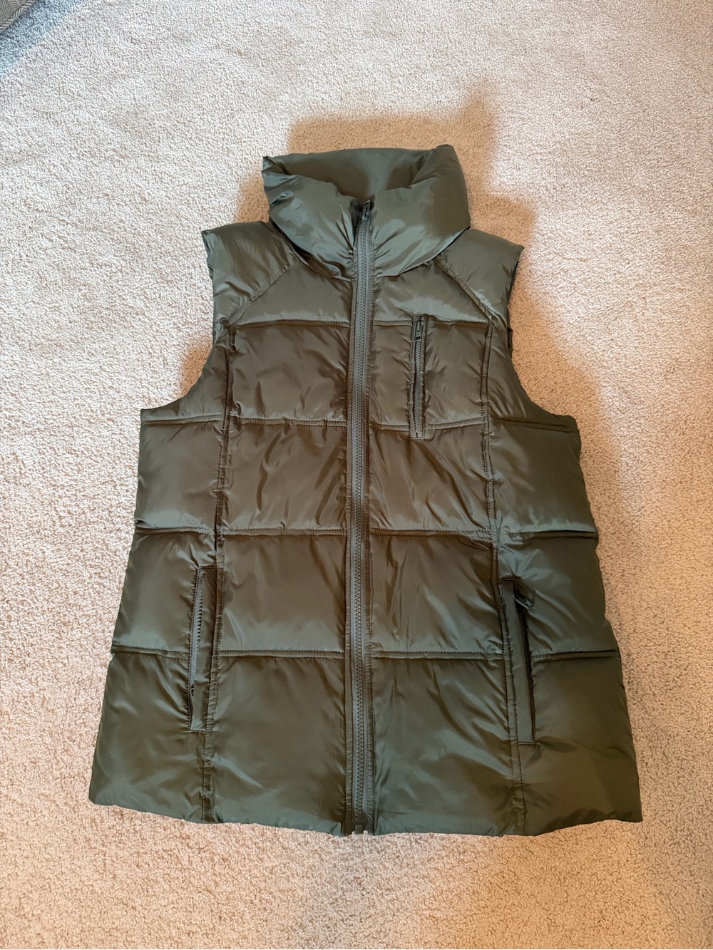 American Eagle Sleeveless Puffer Vest - Olive Green - small